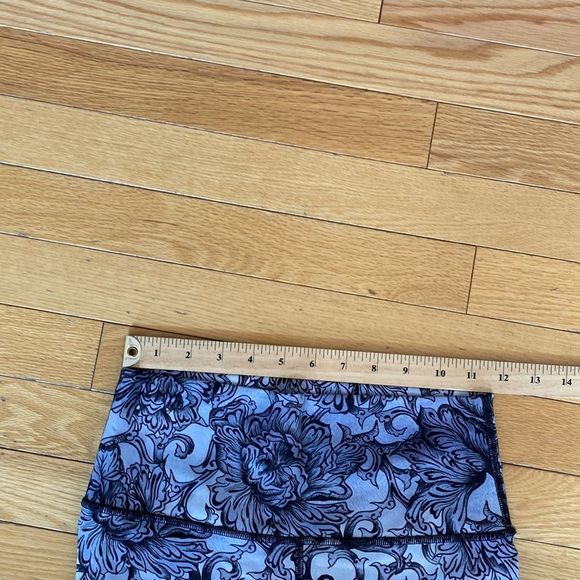Lululemon wunder under  Crop HR  Size 6 HANB Hanakotoba Starlight Multi - Picture 6 of 9